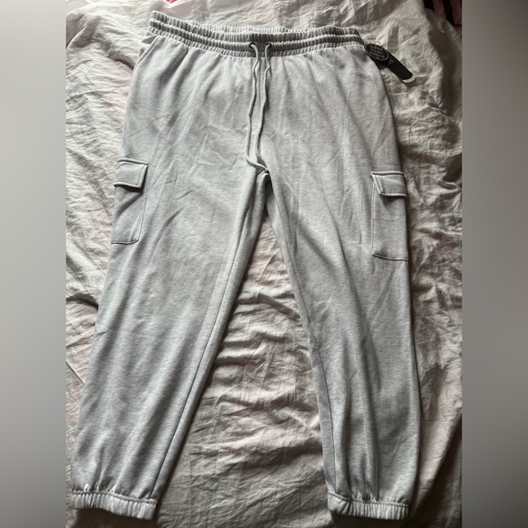 Daisy Fuentes Gray Cargo Pants Relaxed Fit - Picture 1 of 3